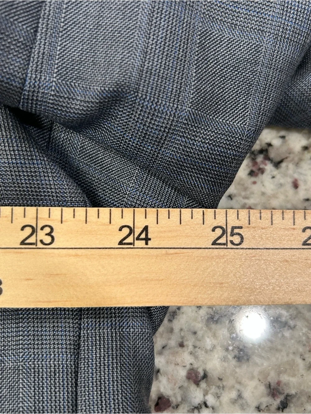 Jos. A. Bank Signature Collection Men's Gray Plaid Two-Piece Suit 48R Wool Silk
